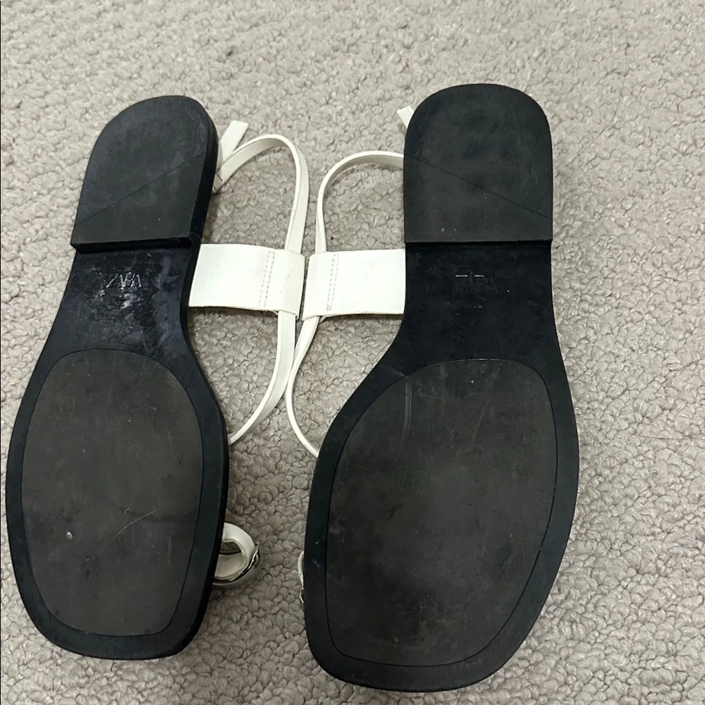 Zara White Flat Strappy Toe-Ring Sandals with Silver Accent - Picture 4 of 4